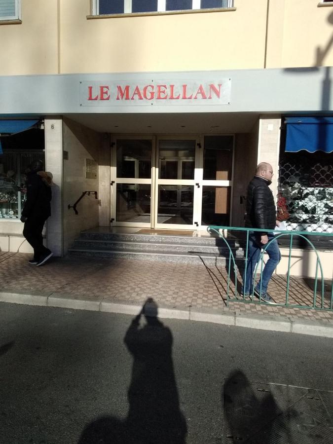 2 Pieces Idealement Placee Dans Le Centre Menton Exteriör bild